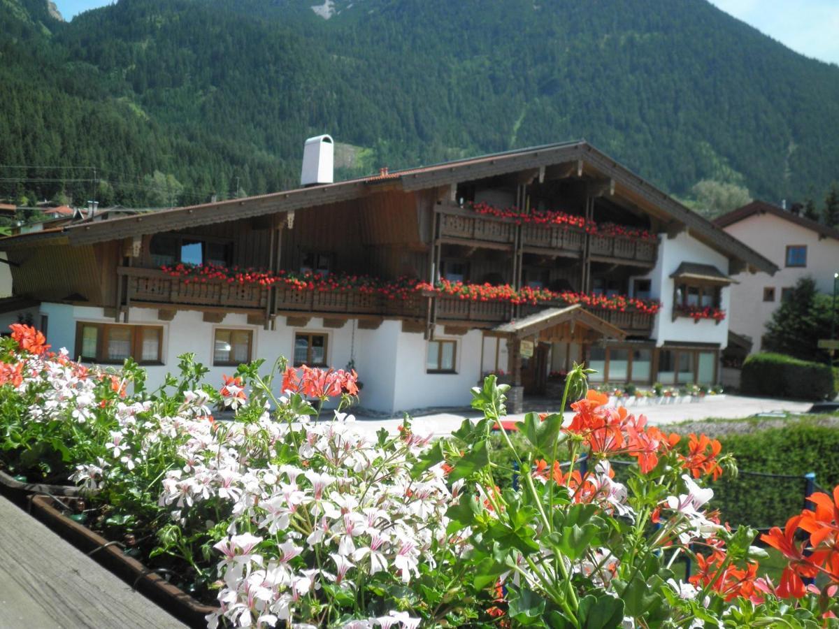 Landhaus Appartement Kofler Ferienwohnungen,Zimmer Maurach  Kültér fotó